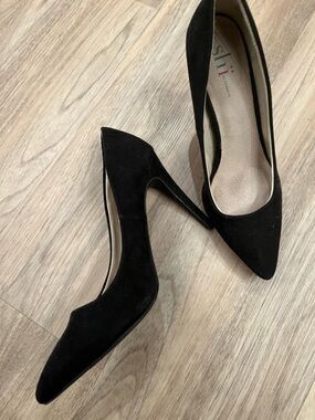 Shi by JOURNEYS Black Suede Pointed-Toe Pumps